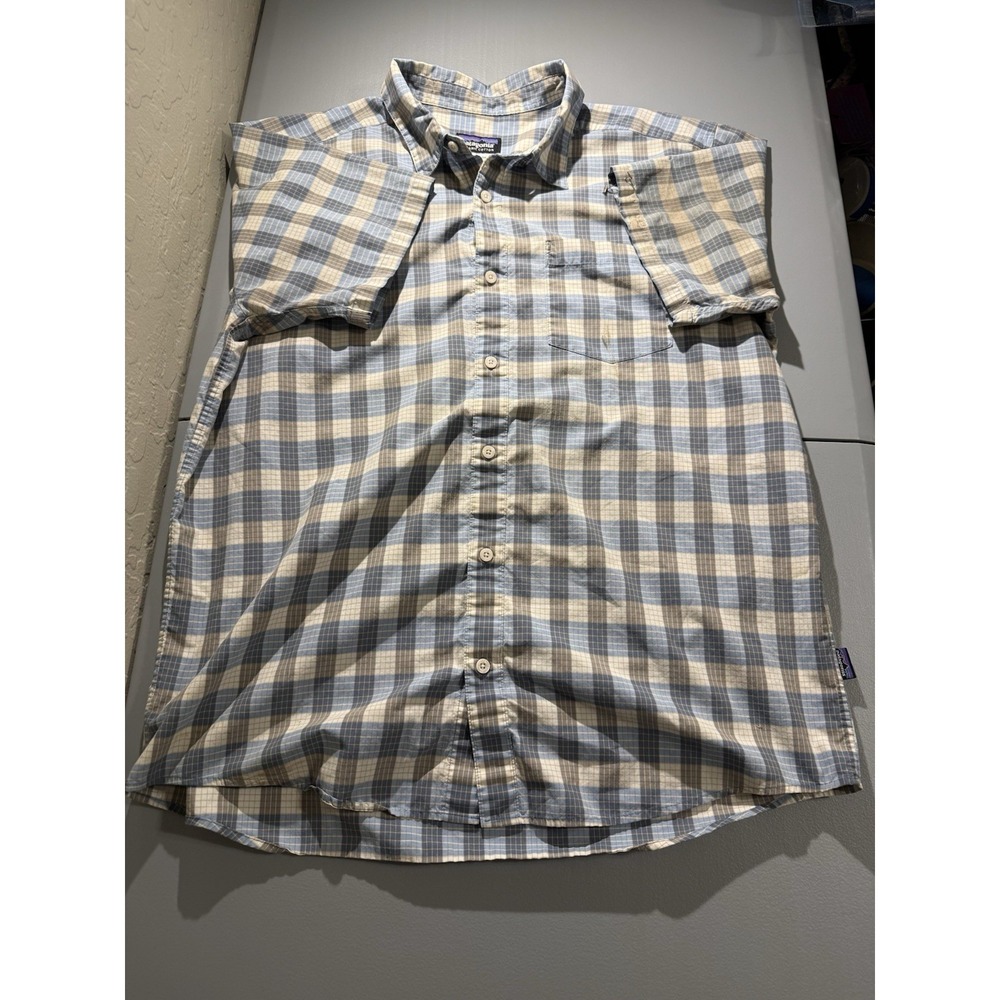 Patagonia Fezzman Men's Shirt Short Sleeve Blue Gray Plaid Large Organic Cotton
